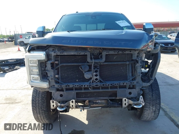 2017 Ford F-250 Lariat with VIN 1FT7W2BT3HEE25677, listed as a IAAI auction lot 41978920 with 197,691 mi miles and . Bid and sale history available at DreamBid. Image 13.