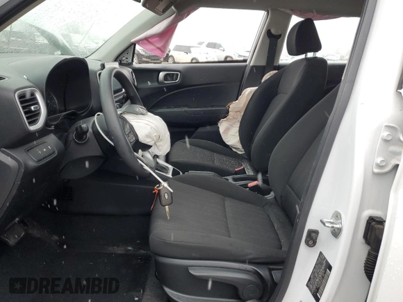 2022 Hyundai Venue SE z VIN KMHRB8A36NU133236, wystawiony jako Copart lot #52493995 z przebiegiem 37 314 mil mil oraz Nie do naprawy • Non repairable. Historia ofert i sprzedaży dostępna na DreamBid. Obrazek 7.