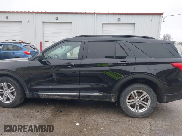 2023 Ford Explorer XLT with VIN 1FMSK8DH4PGB28045, listed as a IAAI auction lot 41723221 with 32,191 mi miles. Bid and sale history available at carsss.com. Image 14.