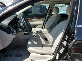 2009 Mercedes-Benz C 300 Sport с VIN WDDGF54X99R046345, выставлен на аукционе Copart как лот 51463925 с пробегом 79 050 миль миль и Списание • Salvage title. История ставок и продаж доступна на DreamBid. Изображение 7.