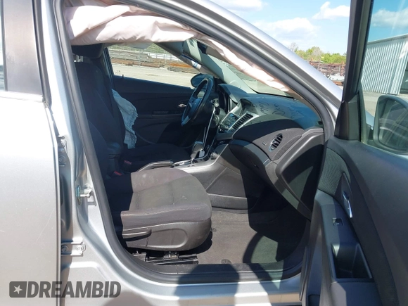 2014 Chevrolet Cruze 1LT with VIN 1G1PC5SBXE7320337, listed as a IAAI auction lot 42010404 with 69,270 mi miles and . Bid and sale history available at DreamBid. Image 5.