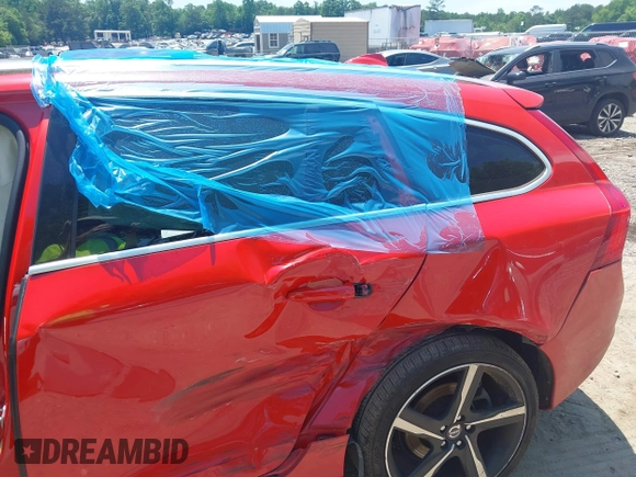 2015 Volvo V60 with VIN YV1902SP7F1221377, listed as a IAAI auction lot 42347523 with 156,787 mi miles and . Bid and sale history available at DreamBid. Image 6.