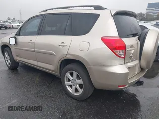 2008 Toyota RAV4 Ltd with VIN JTMZK31V185022939, listed as a IAAI auction lot 41563142 with 165,669 mi miles. Bid and sale history available at carsss.com. Image 3.