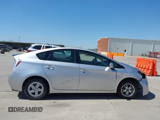 2011 Toyota Prius I z VIN JTDKN3DU1B1468812, wystawiony jako IAAI lot #41992949 z przebiegiem 229 946 mil mil oraz . Historia ofert i sprzedaży dostępna na DreamBid. Obrazek 14.