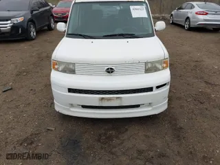 2005 Scion xB with VIN JTLKT324154024331, listed as a IAAI auction lot 42045127 with 170,111 mi miles. Bid and sale history available at carsss.com. Image 6.