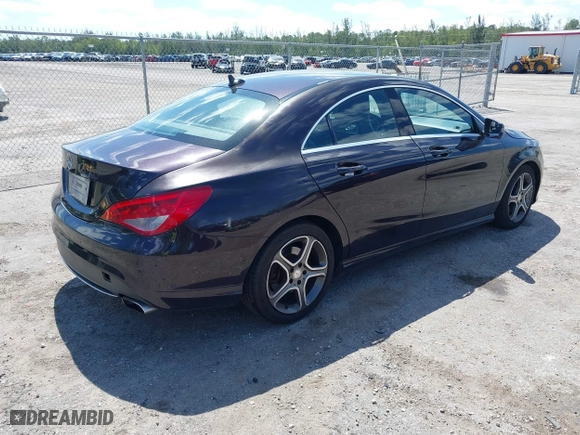 2014 Mercedes-Benz CLA-Class CLA 250 with VIN WDDSJ4EB4EN065876, listed as a IAAI auction lot 42029714 with 172,898 mi miles. Bid and sale history available at carsss.com. Image 4.