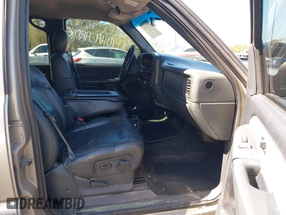 2002 Chevrolet Silverado 1500HD LT with VIN 1GCGK13U02F182523, listed as a IAAI auction lot 41761743 with 283,114 mi miles and . Bid and sale history available at DreamBid. Image 5.