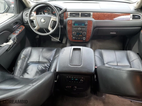 2013 Chevrolet Suburban LT with VIN 1GNSCJE02DR359695, listed as a Copart auction lot 49069875 with 341,508 mi miles and Clean Title. Bid and sale history available at carsss.com. Image 8.