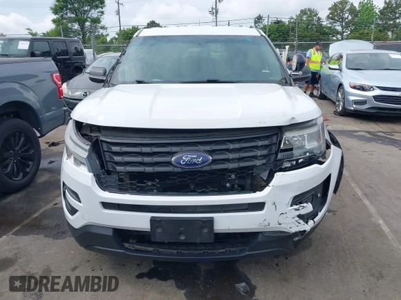 2017 Ford Police Interceptor Utility z VIN 1FM5K8AR2HGA94294, wystawiony jako IAAI lot #42091686 z przebiegiem 155 422 mil mil oraz . Historia ofert i sprzedaży dostępna na DreamBid. Obrazek 6.
