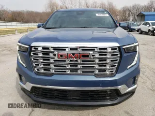 2024 GMC Acadia AWD Denali z VIN 1GKENRKS5RJ187208, wystawiony jako Copart lot #48330065 z przebiegiem 7 235 mil mil oraz Szkoda całkowita • Salvage title. Historia ofert i sprzedaży dostępna na DreamBid. Obrazek 5.