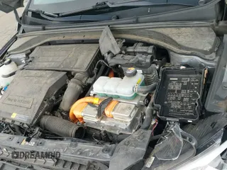 2018 Hyundai Ioniq Limited z VIN KMHC75LD8JU104018, wystawiony jako IAAI lot #41939842 z przebiegiem 78 983 mil mil oraz . Historia ofert i sprzedaży dostępna na DreamBid. Obrazek 19.