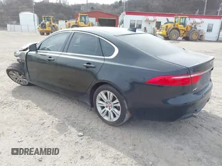 2017 Jaguar XF 35t Premium with VIN SAJBJ4BV4HCY32538, listed as a IAAI auction lot 41849505 with 109,290 mi miles. Bid and sale history available at carsss.com. Image 3.