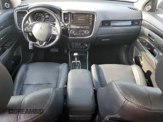 2017 Mitsubishi Outlander GT z VIN JA4JZ4AX6HZ044440, wystawiony jako Copart lot #54832955 z przebiegiem 97 467 mil mil oraz Szkoda całkowita • Salvage title. Historia ofert i sprzedaży dostępna na DreamBid. Obrazek 8.