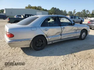 2000 Mercedes-Benz E-Class with VIN WDBJF65J3YB167247, listed as a Copart auction lot 75715464 with 0 mi miles and Salvage Title. Bid and sale history available at carsss.com. Image 3.
