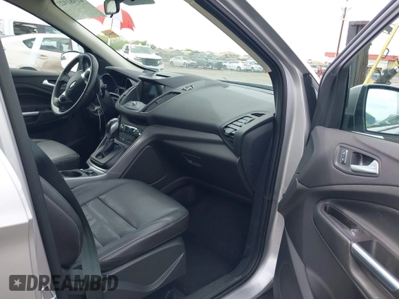 2016 Ford Escape SE with VIN 1FMCU0GX5GUC40146, listed as a IAAI auction lot 41981923 with 81,974 mi miles and . Bid and sale history available at carsss.com. Image 5.