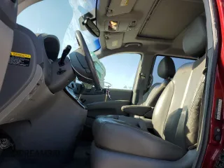 2007 Kia Sedona LX with VIN KNDMB233576160217, listed as a Copart auction lot 88878765 with 188,835 mi miles and Salvage Title. Bid and sale history available at carsss.com. Image 7.