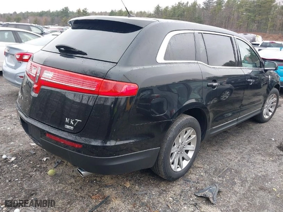 2018 Lincoln MKT with VIN 2LMHJ5NKXJBL01592, listed as a IAAI auction lot 41829273 with 323,274 mi miles. Bid and sale history available at carsss.com. Image 4.