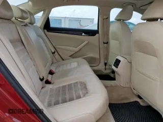 2015 Volkswagen Passat SEL Premium z VIN 1VWCV7A33FC028380, wystawiony jako Copart lot #59144665 z przebiegiem 165 740 mil mil oraz Czysty tytuł • Clean title. Historia ofert i sprzedaży dostępna na DreamBid. Obrazek 10.