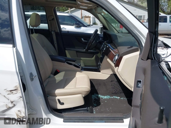 2014 Mercedes-Benz GLK 350 with VIN WDCGG8JB4EG310508, listed as a IAAI auction lot 42113403 with 125,859 mi miles and . Bid and sale history available at DreamBid. Image 5.