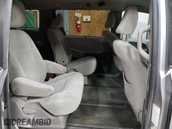 2018 Toyota Sienna LE с VIN 5TDJZ3DC2JS197865, выставлен на аукционе Copart как лот 68896164 с пробегом 449 127 миль миль и Чистый • Clean title. История ставок и продаж доступна на DreamBid. Изображение 11.