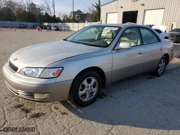 1998 Lexus ES 300 Luxury Sport Sdn with VIN JT8BF28G9W5037188, listed as a Copart auction lot 42256235 with 153,853 mi miles and Salvage Title. Bid and sale history available at carsss.com. Image 1.