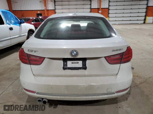 2015 BMW 3 Series 328i Gran Turismo xDrive with VIN WBA3X5C59FD559834, listed as a Copart auction lot 84488424 with 115,964 mi miles and Clean title. Bid and sale history available at DreamBid. Image 6.
