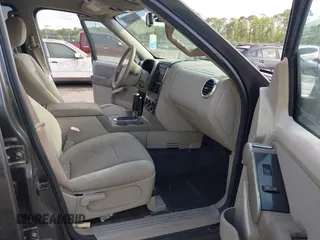 2007 Ford Explorer Sport Trac XLT with VIN 1FMEU31K27UB31618, listed as a IAAI auction lot 42104195 with 110,889 mi miles. Bid and sale history available at carsss.com. Image 5.