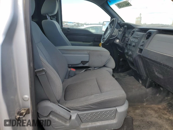 2012 Ford F-150 XL z VIN 1FTMF1CM6CKE21136, wystawiony jako Copart lot #48614935 z przebiegiem 157 107 mil mil oraz Szkoda całkowita • Salvage title. Historia ofert i sprzedaży dostępna na DreamBid. Obrazek 10.