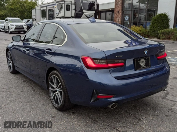 2021 BMW 3 Series 330i xDrive with VIN WBA5R7C05MFL07633, listed as a Copart auction lot 44218855 with 33,325 mi miles and Clean Title. Bid and sale history available at carsss.com. Image 3.