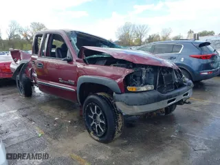 2002 GMC Sierra 2500HD SLE with VIN 1GTHK23122F214856, listed as a IAAI auction lot 40741520 with 234,971 mi miles. Bid and sale history available at carsss.com. Image 1.