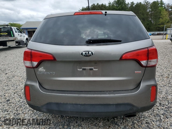 2015 Kia Sorento LX z VIN 5XYKTCA62FG564840, wystawiony jako Copart lot #57957775 z przebiegiem 98 750 mil mil oraz Czysty tytuł • Clean title. Historia ofert i sprzedaży dostępna na DreamBid. Obrazek 6.