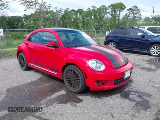 2013 Volkswagen Beetle 2.5L w/Sun/Sound/Nav с VIN 3VWJP7AT7DM686412, выставлен на аукционе IAAI как лот 42239653 с пробегом 76 237 миль миль и . История ставок и продаж доступна на DreamBid. Изображение 1.