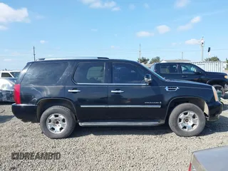 2008 Cadillac Escalade z VIN 1GYFK63838R117291, wystawiony jako IAAI lot #42141050 z przebiegiem 192 985 mil mil oraz . Historia ofert i sprzedaży dostępna na DreamBid. Obrazek 14.