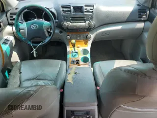2008 Toyota Highlander z VIN JTEEW41AX82011084, wystawiony jako Copart lot #60852355 z przebiegiem 302 755 mil mil oraz Czysty tytuł • Clean title. Historia ofert i sprzedaży dostępna na DreamBid. Obrazek 8.