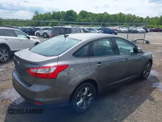 2013 Ford Focus SE z VIN 1FADP3F24DL104718, wystawiony jako IAAI lot #42206680 z przebiegiem Nie podano mil oraz . Historia ofert i sprzedaży dostępna na DreamBid. Obrazek 4.