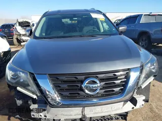 2017 Nissan Pathfinder SV with VIN 5N1DR2MM2HC613081, listed as a IAAI auction lot 41644059 with 137,371 mi miles. Bid and sale history available at carsss.com. Image 13.