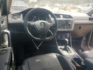 2021 Volkswagen Tiguan SE z VIN 3VV3B7AX9MM086196, wystawiony jako Copart lot #56989655 z przebiegiem 67 004 mil mil oraz Szkoda całkowita • Salvage title. Historia ofert i sprzedaży dostępna na DreamBid. Obrazek 8.