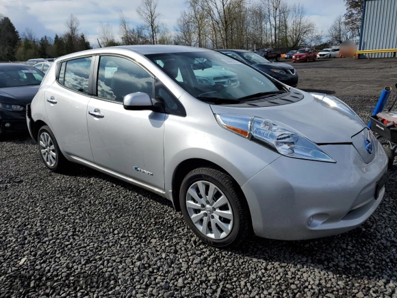 2015 Nissan LEAF SV with VIN 1N4AZ0CPXFC313458, listed as a Copart auction lot 50556295 with 85,231 mi miles and Salvage Title. Bid and sale history available at carsss.com. Image 4.