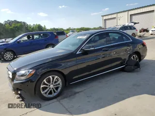 2015 Mercedes-Benz C 300 z VIN 55SWF4JBXFU090735, wystawiony jako Copart lot #52119325 z przebiegiem 121 580 mil mil oraz Szkoda całkowita • Salvage title. Historia ofert i sprzedaży dostępna na DreamBid. Obrazek 1.