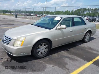 2008 Cadillac DTS 1SC with VIN 1G6KD57Y38U100381, listed as a IAAI auction lot 42173059 with 146,669 mi miles and . Bid and sale history available at carsss.com. Image 2.