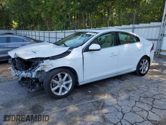 2016 Volvo S60 T5 Drive-E Premier z VIN YV126MFK8G2390619, wystawiony jako Copart lot #57810155 z przebiegiem 87 272 mil mil oraz Szkoda całkowita • Salvage title. Historia ofert i sprzedaży dostępna na DreamBid. Obrazek 1.