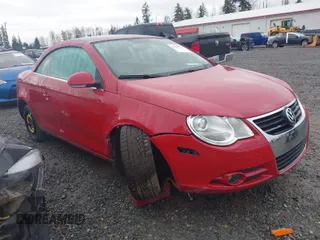 2008 Volkswagen Eos Turbo с VIN WVWBA71F48V056989, выставлен на аукционе IAAI как лот 41929313 с пробегом 79 819 миль миль и . История ставок и продаж доступна на DreamBid. Изображение 1.