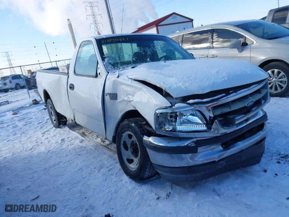 1998 Ford F-150 Standard with VIN 1FTZF1769WNB92343, listed as a IAAI auction lot 41595621 with 204,630 mi miles. Bid and sale history available at carsss.com. Image 1.