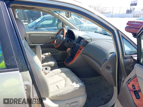 2002 Lexus RX 300 with VIN JTJHF10U920257684, listed as a IAAI auction lot 42088761 with 275,621 mi miles. Bid and sale history available at carsss.com. Image 5.