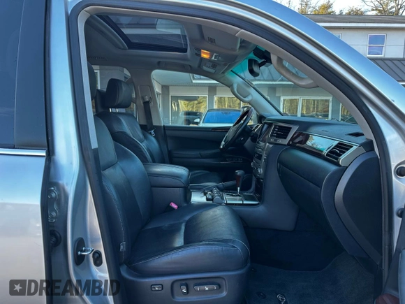 2013 Lexus LX 570 with VIN JTJHY7AXXD4091614, listed as a Copart auction lot 82096184 with 205,635 mi miles and Clean Title. Bid and sale history available at DreamBid. Image 5.