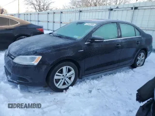 2013 Volkswagen Jetta Sedan Hybrid SE with VIN 3VW637AJ1DM278827, listed as a Copart auction lot 43962085 with 102,400 mi miles and Salvage Title. Bid and sale history available at carsss.com. Image 1.