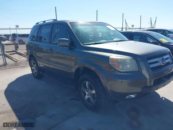 2006 Honda Pilot EX-L with VIN 5FNYF28526B025764, listed as a IAAI auction lot 41981311 with 251,080 mi miles. Bid and sale history available at carsss.com. Image 1.
