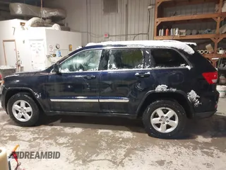 2011 Jeep Grand Cherokee Laredo with VIN 1J4RR4GG3BC640075, listed as a IAAI auction lot 41712754 with 190,199 mi miles. Bid and sale history available at carsss.com. Image 14.