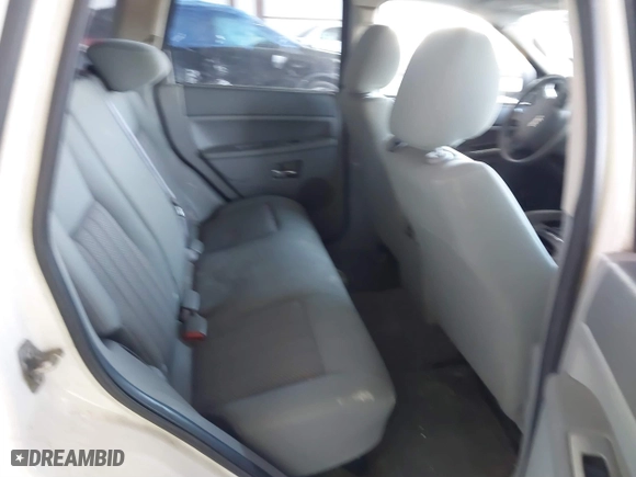 2005 Jeep Grand Cherokee Laredo with VIN 1J4GS48K15C536705, listed as a IAAI auction lot 41800947 with 0 mi miles. Bid and sale history available at carsss.com. Image 8.