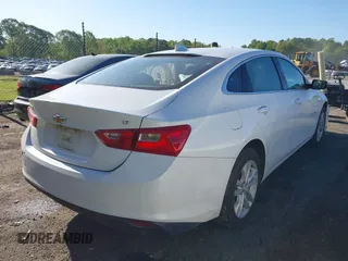 2018 Chevrolet Malibu LT z VIN 1G1ZD5ST1JF215880, wystawiony jako IAAI lot #42025365 z przebiegiem 100 587 mil mil oraz . Historia ofert i sprzedaży dostępna na DreamBid. Obrazek 4.
